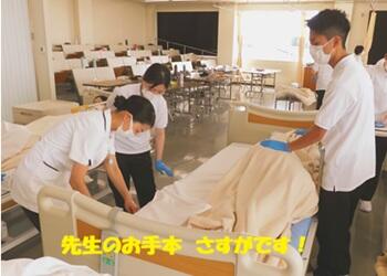シーツ交換　先生のお手本.JPG