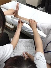 手関節背屈.jpg