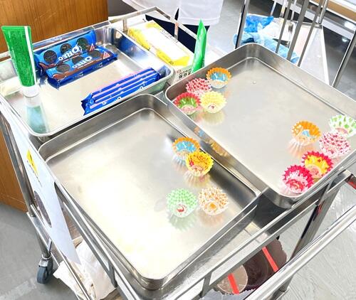 汚れる箇所を知るためにお菓子を食べます.jpg