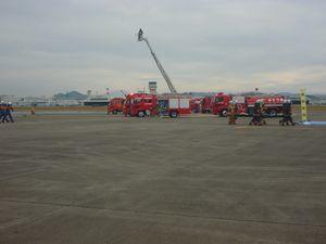 名古屋飛行場消火救難総合訓練の様子
